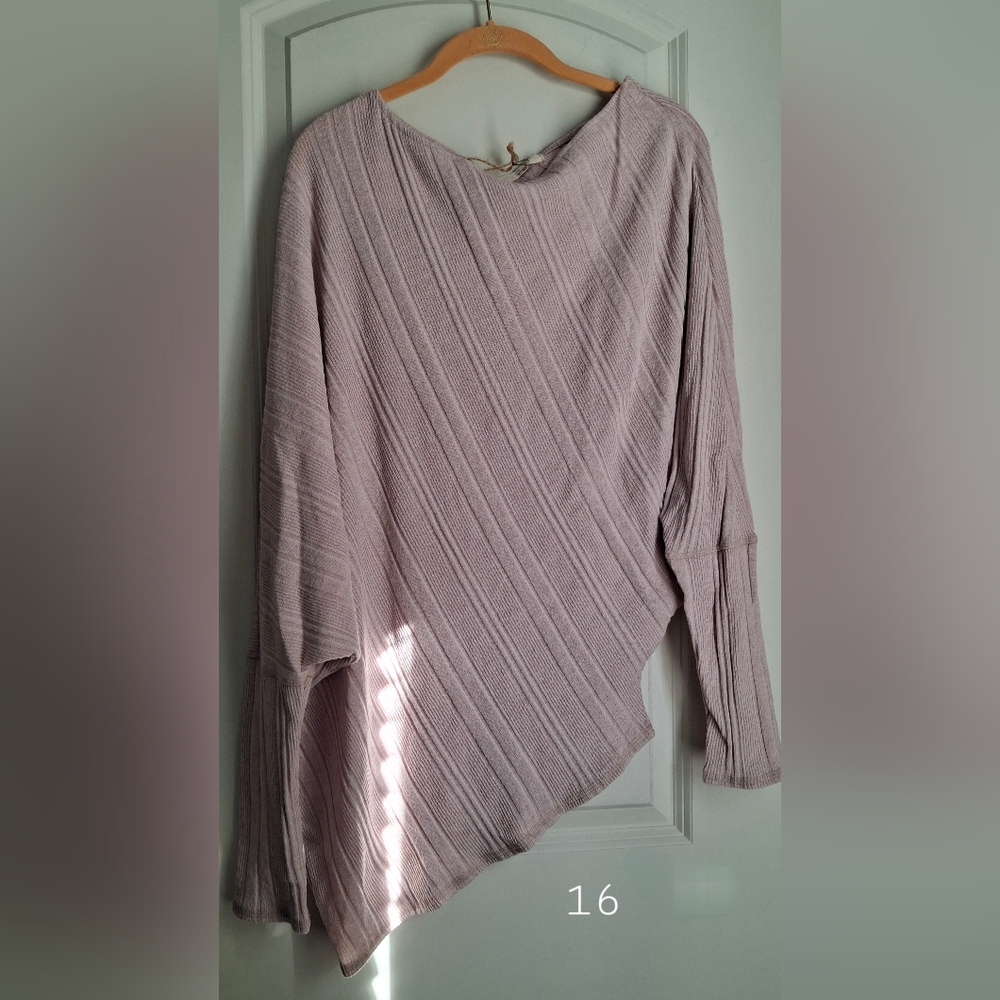 NWT Easel asimétric shoulder womens 3/4 sleeve  womens top sz M boho chic‎ prof